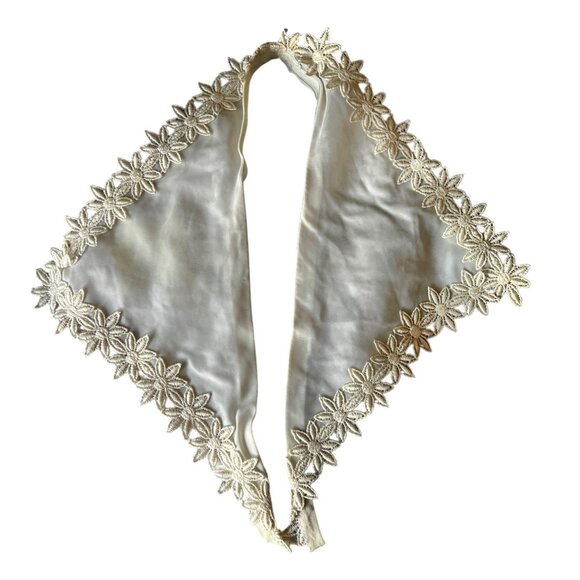 Vintage 1960s Handcrafted Daisy Collar Cream Nylon With Floral Lace Edge - Picture 2 of 9
